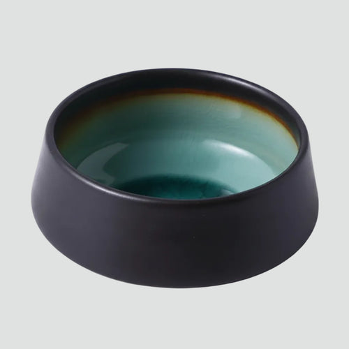 Chawan Ice Crack : bol à matcha céramique noir mat, intérieur craquelé bleu pétrole